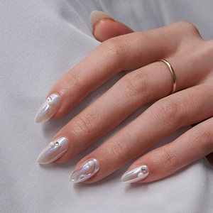 BTArtbox Faux Ongles en Gel Souple de Luxe, Vente en Gros, Courts, Forme Amande, avec Accents de Perles, Design Chrome 3D, Épais, à Presser - Product Image 1