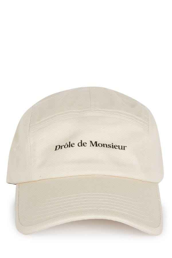 สีเบจอ่อน