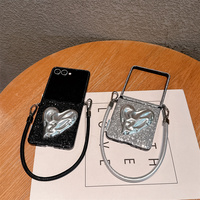 Coque de téléphone Y2K scintillante 3D en métal argenté en forme de cœur pour Samsung Galaxy Z Flip 8 7 6 5 avec dragonne en cuir et protection intégrale
