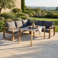 Ensemble de canapé d'extérieur en forme de L, moderne, confortable et portable, avec structure en acier, accoudoirs imitation bois et table basse