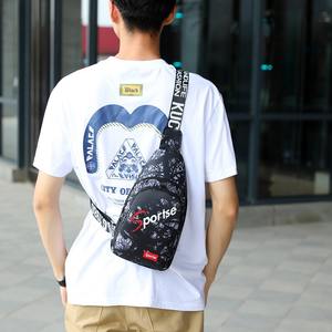 Sac bandoulière pour homme Sportse en tissu Oxford imprimé avec poche zippée, sac décontracté à porter en bandoulière, style voyage et loisirs toutes saisons - Product Image 1