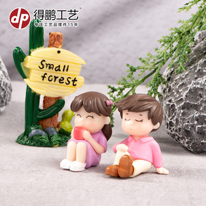 ตุ๊กตาคู่รักการ์ตูนขนาดเล็ก D1384 ของตกแต่งโต๊ะในร่ม จัดแสดงในห้องนั่งเล่น - Product Image 5
