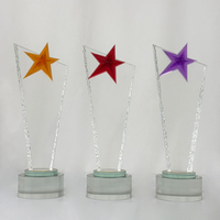 Trophée Étoile en Cristal Transparent Rouge, Violet et Ambre à Prix Abordable pour Souvenir ou Cadeau
