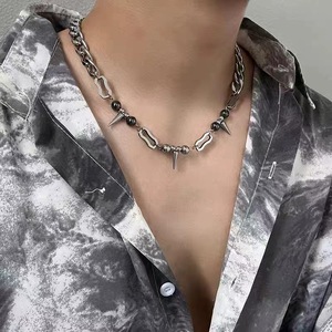Europa e Stati Uniti hip-hop rivetti scuri giuntura perline in acciaio cubano catena punk goth collane - Product Image 3