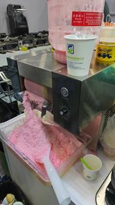 آلة تكسير الثلج اليدوية من الفولاذ المقاوم للصدأ بسعة 125 كجم، تعمل بالبطارية والكهرباء، لصنع الثلج المجروش بسعة 2 لتر للاستخدام المنزلي والخارجي - Product Image 5