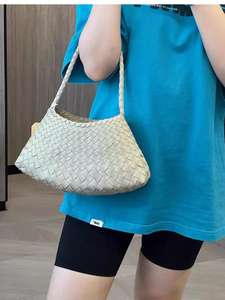 2025 nouveau haut de gamme femmes rétro sac à bandoulière en cuir véritable tissé à la main sous les bras sac <span class=keywords><strong>bateau</strong></span> forme - Product Image 4