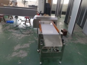 Detector de Metales Industrial a Prueba de Agua para la Industria Alimentaria, Detección de Carne, Pescado, Mariscos, Vegetales y Frutas, Modelo ZT-2001 - Product Image 5