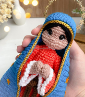 Poupée chrétienne amigurumi faite à la main avec un châle bleu et un halo, poupées religieuses créatives au crochet, décoration de Noël