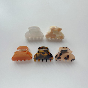 Pinzas pequeñas de plástico con forma de leopardo para el pelo, paquete personalizado, pinzas para el pelo, mini pinzas para el pelo de acetato de celulosa para bebés - Product Image 1