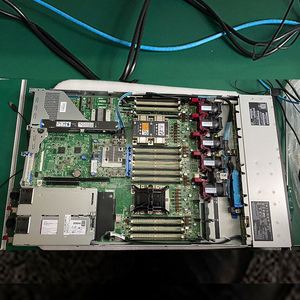Nouvelles technologies ProLiant DL360 Gen10 4LFF PERC P408i-a 500W 1U Rack DDR4 Inter Xeon Silver 4112 2.6GHz 1 an en stock - Product Image 4