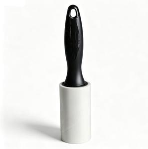 <span class=keywords><strong>Rouleau</strong></span> anti-poils haute adhérence pour l'élimination des poils d'animaux avec poignée ergonomique et feuilles faciles à décoller pour le nettoyage des vêtements, des meubles et des voitures - Product Image 1