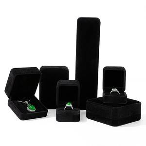 Boîte à bijoux en velours multicolore personnalisée, très vendue, étui de rangement de voyage vintage de luxe pour bracelets et boucles d'oreilles - pour mariages et cadeaux - Product Image 4