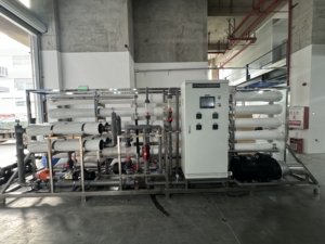 Usine professionnelle de dessalement d'eau de mer 300t/jour 13m³/h, système d'osmose inverse d'eau de mer avec récupération d'énergie - Product Image 2