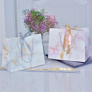 Bolsas de Regalo de Papel de Arte de Lujo con Logotipo Personalizado, Asa de Cinta, Impresión UV, para Ropa, Bodas, Exposiciones, Supermercados, Promociones - Reciclables - Product Image 5