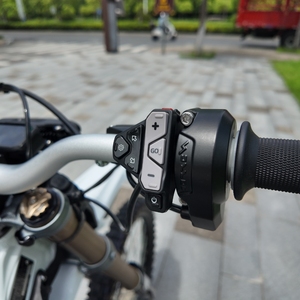 Nuova Bici Elettrica da Montagna Surron Light Bee <span class=keywords><strong>2</strong></span> 24K 78.54V Light Bee <span class=keywords><strong>2</strong></span>.0 E-bike - Product Image 6