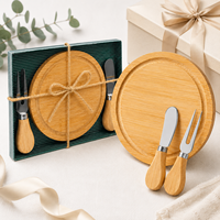 Plateau de service rond en bois de petite taille avec outils en acier inoxydable, plateau à fromage en bambou personnalisé avec logo pour cadeau de mariage ou de fête