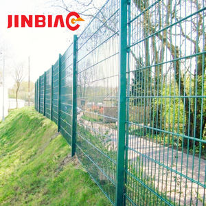 Clôture à double fil métallique et portes en fer traitées thermiquement Conception simple pour la vie en plein air aux Philippines pour clôtures Treillis et décoration de jardin - Product Image 3