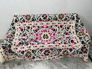 ผ้าห่มซูซานีทำมือจากผ้าฝ้าย ปักลายผ้าคลุมเตียง ผ้าตกแต่งผนังสไตล์อุซเบก ของตกแต่งบ้านสไตล์โบฮีเมียน - Product Image 6