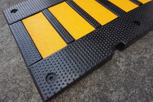 500X900X50/75มิลลิเมตรที่มีคุณภาพสูงหนักการจราจรถนนความเร็วโคกยางรถทางลาด - Product Image 4