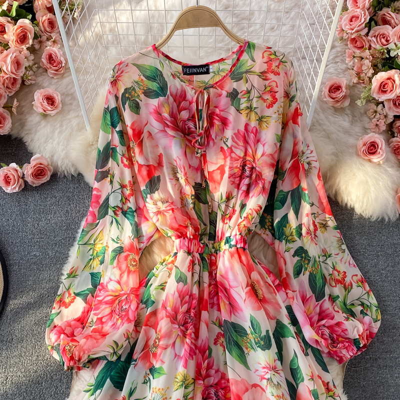 Elegant Women's Maxi Dress with Bohemian Rose Prints Elegant Women's Maxi Dress with Bohemian Rose Prints