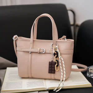 Sacs à main de luxe pour femmes, sacs de créateurs pour femmes, sacs seau pour femmes, très demandés et de haute qualité - Product Image 1