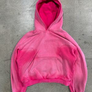 เสื้อฮู้ดดี้ทรงบ็อกซี่แบบครอป ผ้าฝรั่งเศสเทอร์รี่สีชมพู ดีไซน์ใหม่จาก TOPSHOW ผ้าฝ้ายหนา 500 กรัม ซักฟอกแบบแอซิดวอช - Product Image 1