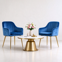 Fauteuil de salon de luxe en velours, chaise d'appoint rembourrée avec rembourrage en mousse, pieds en métal doré