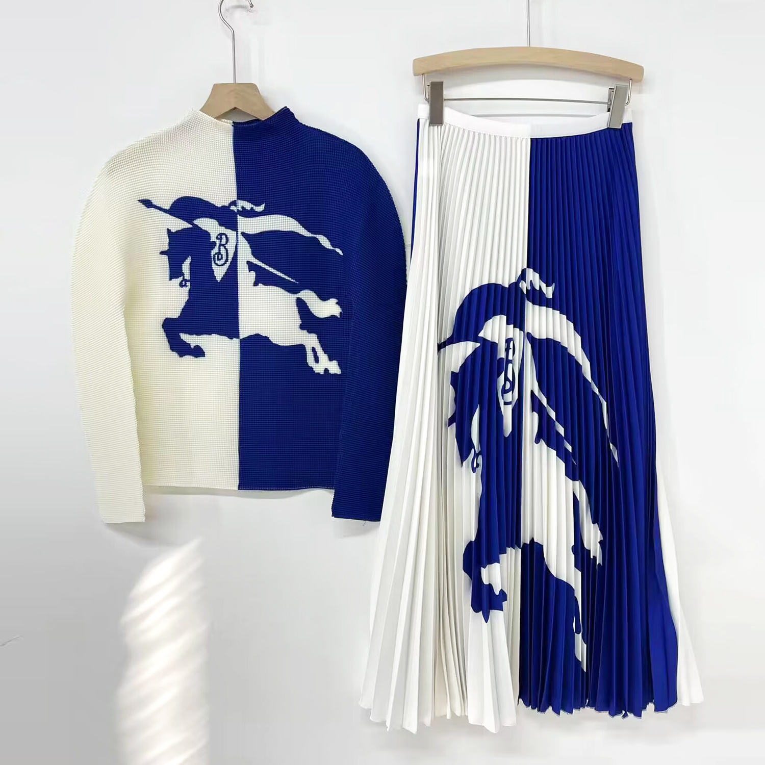 สีน้ำเงิน