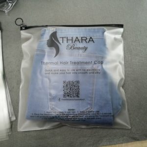 OEM Nhựa Trong Suốt Frosted Zipper <span class=keywords><strong>Bag</strong></span> <span class=keywords><strong>Ziplock</strong></span> Túi Với Vòng Kéo Màu Đen - Product Image 4