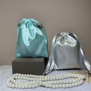 Pochette transparente personnalisée en velours/satin gaufré recyclable avec cordon de serrage pour bijoux, cadeaux, perruques, protection anti-poussière, mèches de cheveux et articles ménagers - Product Image 1