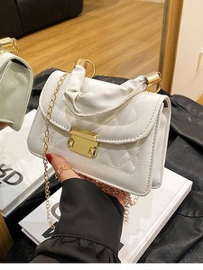 Popular 'ins' Style PU Leather Handbag 2026. Trendy Korean-style Fashionable Chain Crossbody Bag Stylish Hasp Closure <b>Bow</b> - Product Image 3