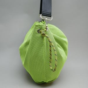 Sacs de voyage décontractés couleur personnalisée à la mode durable polyester PP CORD maille jaune clair pour hommes - Product Image 3