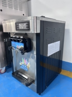 Mesin Es Krim Lunak 3 Rasa Komersial dari Stainless Steel, Pembuat Es Krim Lunak untuk Warung Jajanan, Toko Makanan Cepat Saji, dan Bisnis