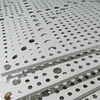 Panneaux de plafond en aluminium perforés de poinçonnage étanche carrés modernes de haute qualité