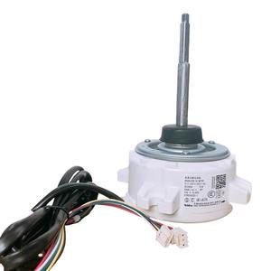 Moteur de ventilateur Hitachi H7B03602C-1 130 mm CC sans balais 648 tr/min à montage sur bride à aimant permanent entièrement fermé - Product Image 3