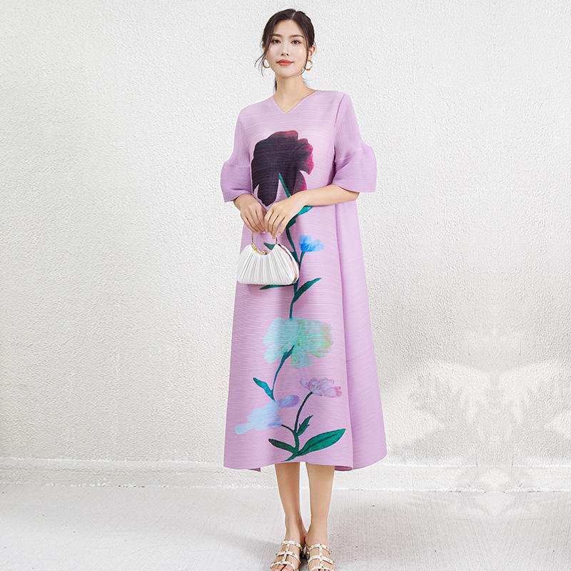 สีแดงม่วง