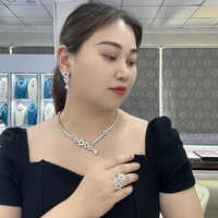 Sept petites fleurs gouttelettes d'eau clavicule chaîne en laiton incrusté de zirconium peau exquise usine de bijoux pour femmes