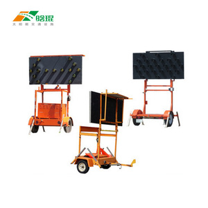 Panneau de signalisation routière solaire Q235 avec cadre IP65, affichage LED réfléchissant, montage au sol, avertissement de circulation - Product Image 1