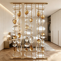 Paravent moderne en verre avec pierres, cadre en acier inoxydable doré pour hall d'hôtel, restaurant, villa, entrée