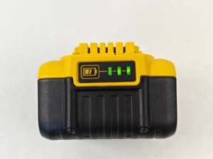 Batería DEWALT DCB205 20V MAX 5Ah, Batería de Iones de Litio de Larga Duración para Todas las Herramientas Inalámbricas DEWALT 20V - Product Image 5