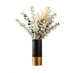 Vase cylindrique contemporain bicolore noir mat et or, écologique et luxueux, pour la décoration de la maison moderne, du bureau et des centres de table de mariage - Product Image 1