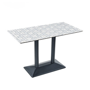 Ensemble de table de jardin en alliage d'aluminium pour l'extérieur, mobilier contemporain résistant aux intempéries - Product Image 1