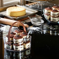 Kotak Kue Tiramisu Akrilik Persegi Besar Ramah Lingkungan, Bebas BPA, Food Grade, dengan Pegangan