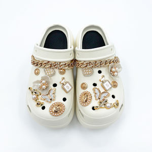 Breloques de <span class=keywords><strong>chaussures</strong></span> Offre Spéciale Bling pour <span class=keywords><strong>chaussures</strong></span> sabots <span class=keywords><strong>Croc</strong></span>, strass de créateur de luxe chaîne de perles décorations de <span class=keywords><strong>chaussures</strong></span> épingles accessoires - Product Image 3