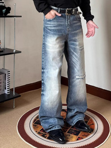 Jeans da Uomo Morbidi con Cuciture Silenziose e Dettagli, Vestibilità Larga, Fornitore Whisper - Product Image 1