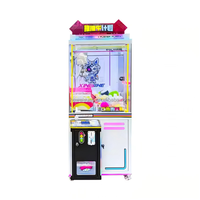 En gros personnalisé directement fournir de petits jouets Mini poupée Machine parc d'attractions centre de jeux Machine à griffes de levage à pièces