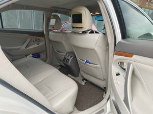 รถยนต์<span class=keywords><strong>มือ</strong></span><span class=keywords><strong>สอง</strong></span> Toyota <span class=keywords><strong>Camry</strong></span> <span class=keywords><strong>ปี</strong></span> <span class=keywords><strong>2010</strong></span> รุ่น 240G Luxury Edition 5 ที่นั่ง พวงมาลัยซ้าย เกียร์ธรรมดา 5 สปีด รถซีดานขนาดกะทัดรัด เครื่องยนต์เบนซิน มาตรฐานยูโร 4 ระยะทาง 110000 กม. - Product Image 6