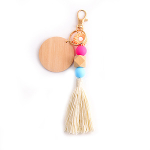 Porte-clés en perles de silicone de qualité alimentaire, accessoire de <span class=keywords><strong>sac</strong></span> <span class=keywords><strong>à</strong></span> pompon en bois naturel, porte-clés personnalisé pour <span class=keywords><strong>sac</strong></span> <span class=keywords><strong>à</strong></span> main et <span class=keywords><strong>sac</strong></span> <span class=keywords><strong>à</strong></span> dos - Product Image 1
