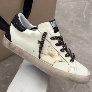 Baskets blanches tendance pour hommes, style identique aux créateurs de mode, confortables, respirantes et légères pour la marche décontractée - Product Image 2