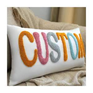 Fournisseur de coussins brodés faits main sur mesure, cadeaux de luxe, coussin brodé et capitonné pour Noël - Product Image 1